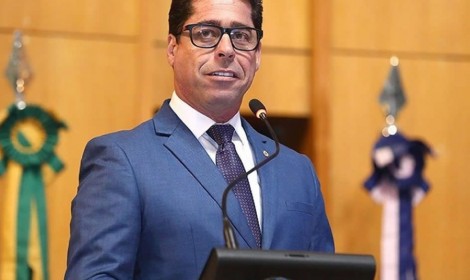 União Brasil aprova por unanimidade Ma...<p>O presidente da Assembleia Legislativa do Espírito Santo (Ales), Marcelo Santos, foi confirmado nessa quarta-feira (03) como novo presidente estadual do União Brasil. A decisão foi tomada por unanimidade pela executiva nacional do partido, reunida em Brasília.</p>