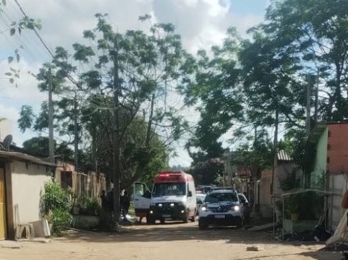Jovem � executado com tiros na cabe�a em plena manh� em Nova Ven�cia