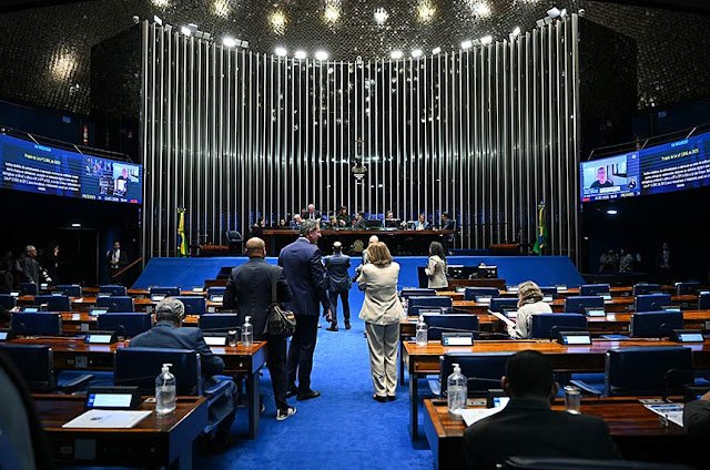 Projeto que cria 'Pix Pens�o Aliment�cia' � aprovado no Senado