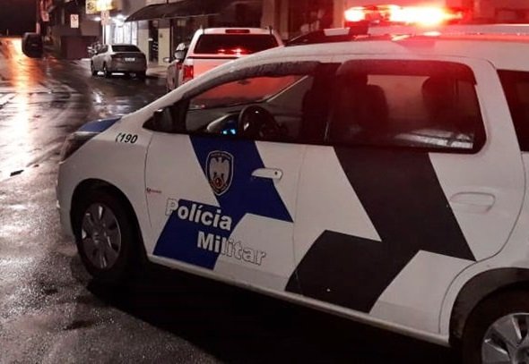Homem amea�a morador com machadinha e foge ap�s rea��o com fac�o em Maril�ndia