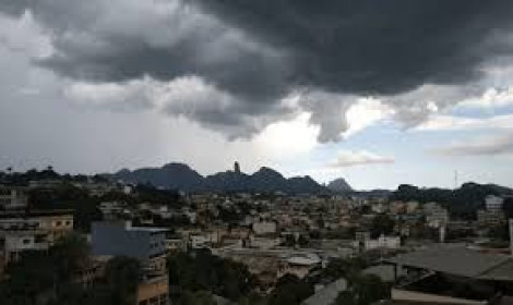 Alerta de chuvas intensas é mantido pa...<p>O Instituto Nacional de Meteorologia atualizou, nesta sexta-feira (10), o aviso de perigo potencial para chuvas intensas em grande parte do Espírito Santo.</p>