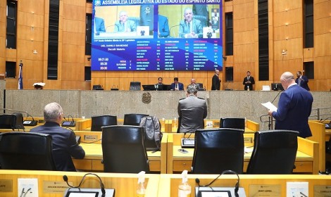 ALES aprova mudança na idade limite pa...<p>Texto aumenta de 28 para 30 anos a idade máxima para entrar como praça e oficial combatente e de 28 para 35 anos no caso de oficial especialista.</p>