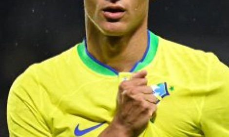 “Richarlison se destaca por ações s...<p>Atacante brasileiro utiliza parte da renda para ajudar causas sociais e integra grupo de atletas que transformam vidas fora dos gramados</p>