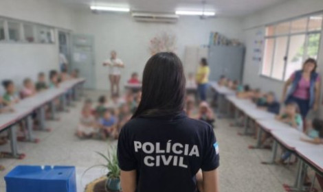 Projeto Atalaia: PCES promove conscient...<p>A Polícia Civil do Espírito Santo (PCES), por meio da Delegacia Especializada de Proteção à Criança, Adolescente e Idoso (DPCAI) de Nova Venécia, desenvolve o Projeto Atalaia, uma iniciativa voltada ao fortalecimento da rede de proteção de crianças e adolescentes, com foco em ações de conscientização e prevenção no ambiente escolar.</p>