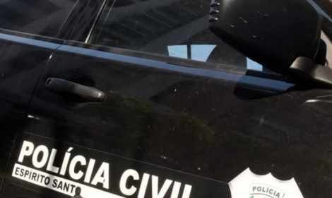 Jovem grávida é morta a tiros na fren...<p>Ili Leidimara Rocon Dias, de 24 anos, foi assassinada na zona rural do município, e o bebê também morreu. Carro que teria sido usado pelo suspeito na fuga foi encontrado incendiado.</p>