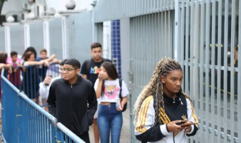 Fies: pré-selecionados devem complemen...<p>Estudantes devem acessar site do FiesSeleção para completar o processo</p>