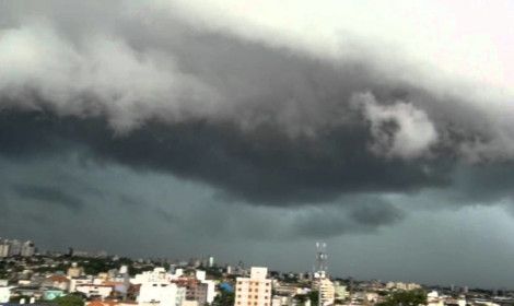 Alerta de Temporal: Cavado frontal e fr...<p>De acordo com a Coordenadoria Estadual de Proteção e Defesa Civil, o alerta foi emitido com base nas análises mais recentes de modelos meteorológicos por conjunto, que apontam risco de tempo severo entre esta segunda-feira (23) e quinta-feira (26).</p>
