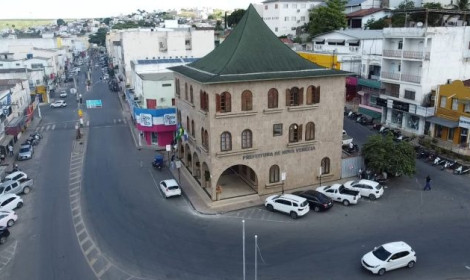 Prefeitura de Nova Venécia abre proces...<p>Inscrições presenciais serão realizadas nos dias 18 e 19 de março na Secretaria Municipal de Administração.</p>