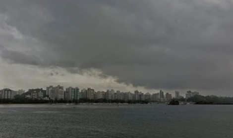 Chuva deve ganhar força no ES entre se...<p>Segundo a Climatempo, instabilidades podem provocar pancadas frequentes e risco de acumulados elevados no Estado, principalmente na áreas litorâneas</p>