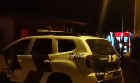 NOITE VIOLENTA: Ataque com tiros e fac�...<p>Equipe do SAMU tentou salvar a vítima por 40 minutos</p>