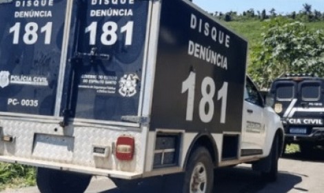 Homem é encontrado morto com tiro no r...<p>Inicialmente, a vítima não foi identificada.</p>