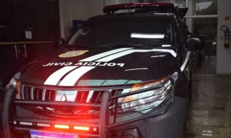 Homem é preso após criar 65 perfis na...<p>Um homem de 26 anos que criou 65 perfis nas redes sociais em apenas dois dias para perseguir um adolescente de 15 anos foi preso em flagrante em Ecoporanga, Noroeste do Espírito Santo.</p>