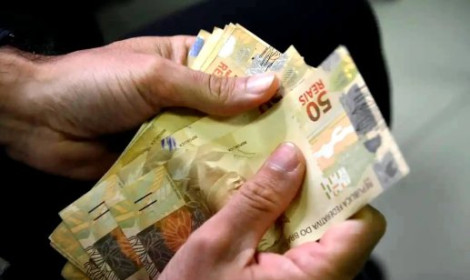 PIS/Pasep 2026: novo lote do abono sala...<p>O governo paga nesta segunda-feira, 15, o quinto lote do Abono Salarial PIS/Pasep 2026. Neste mês de junho recebem os trabalhadores nascidos em julho e agosto.</p>