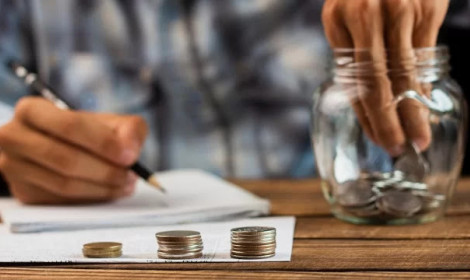 Governo lança nesta segunda (04) pacot...<p>Programa para endividados terá trava para apostas em bets, renegociações de cartão de crédito, cheque especial, crédito pessoal e Fies</p>